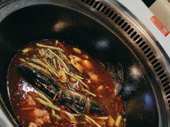 -哈尔滨烧烤·山河村铁锅炖(交大店)