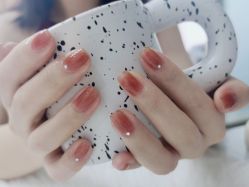 -董小姐日式美甲美睫·皮肤管理