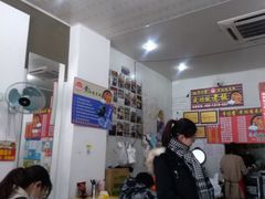 大堂-峰味香.酱香米线.黄焖鸡(定西路店)