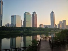 -万绿园