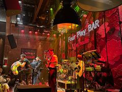 -FOUR PLAY BAR