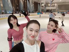 -冰纷万象滑冰场(南山万象天地店)
