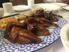 红烧乳鸽-惠爱餐厅