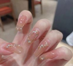 -悦指间美甲美睫
