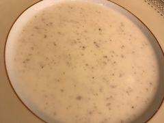 奶油松茸蘑菇汤-莫斯科餐厅