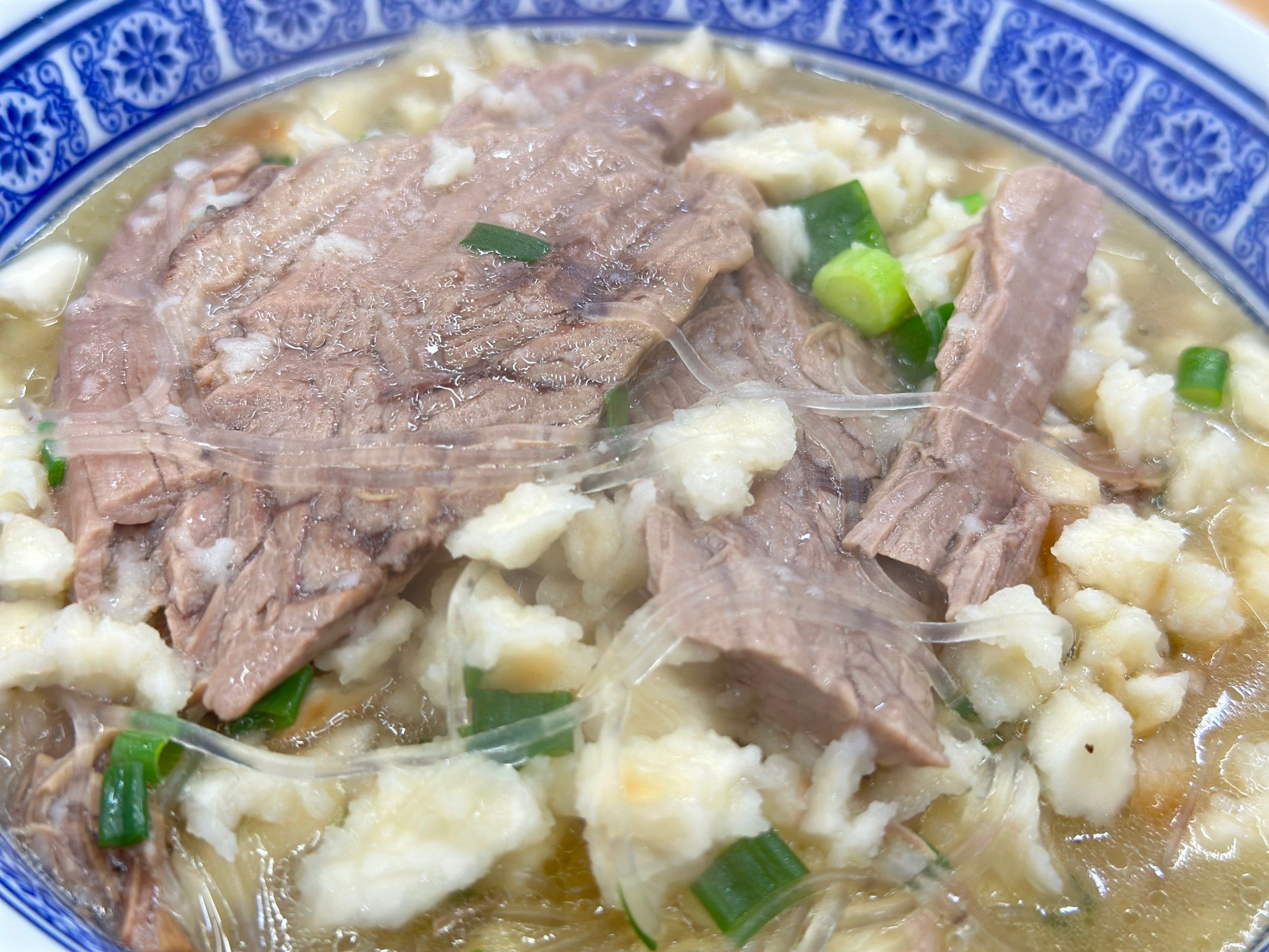 无法拒绝这碗牛肉泡馍