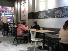 大堂-HELLO 27 意面·沙拉·帕尼尼