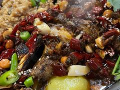 -宏兴烤鱼山庄(宣恩总店)
