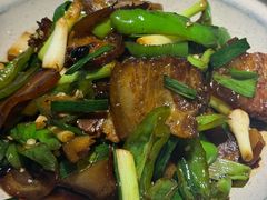 -廖师傅大蒜炒腊肉(袁家岭店)