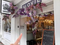 -FLOVIE FLORIST CAFE