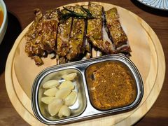 馕坑烤羊排-疆里疆外·和田烤肉·清真