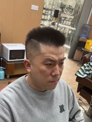 -纯剪男士理发馆·烫染专业店