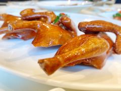 玻璃脆皮乳鸽-利苑酒家(金宝店)