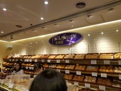 面包甜点陈列柜-老佛爷饼店