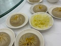 蟹粉汤包-殷记大酒店