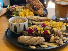 芝士吞拿鱼牛角包-251#coffee roasters(沿河东路店)