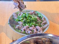 -大众跷脚牛肉馆·非遗传承单位(峨眉山店)