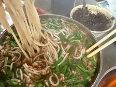 -正宗杨记普洱酸醋米线(总店)