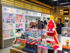 -泡泡玛特POPMART(上海环球港店)