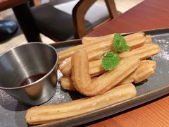 西班牙油条配巧克力酱-CRAZYONES西班牙海鲜饭(上海美罗城店)