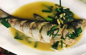 Braised Perch with Rice in Pot
