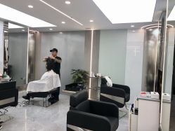 -MODEL'S HAIR