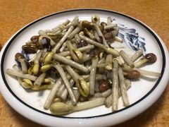 花生芽清炒-小郭私房菜·海肠捞饭店(学士街店)