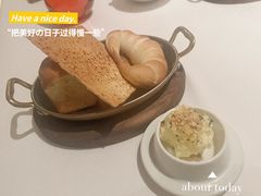 餐前面包-罗宾斯牛排馆(重庆丽晶酒店)