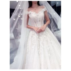 -艾米丽婚纱礼服