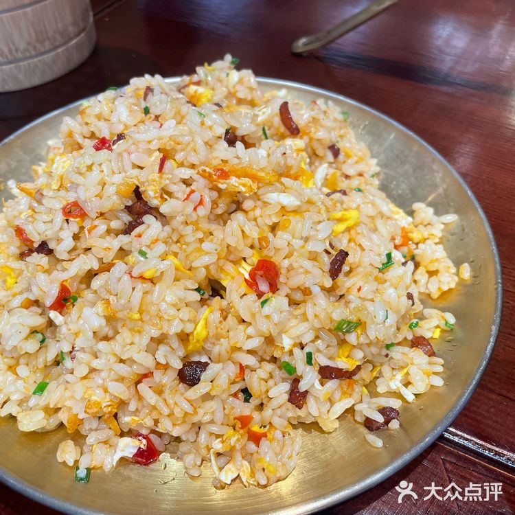 火锅翻腾，好运升腾[礼花]