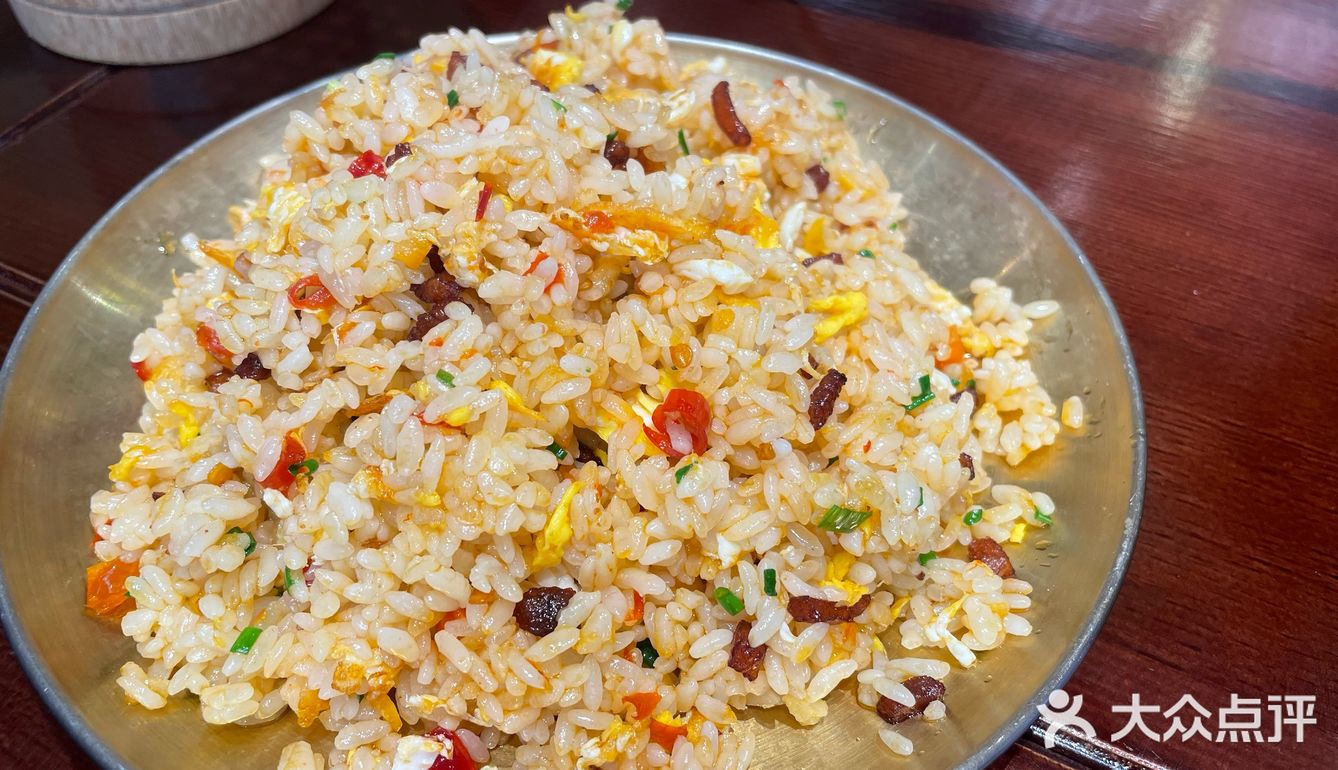 火锅翻腾，好运升腾[礼花]