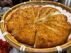 特色葱油饼-萬家灯火·私房湘菜·22年老手艺(南岭大道店)