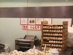 面包甜点陈列柜-东泰祥生煎馆(陕西南路店)