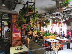 大堂-钢管厂歆瑞源油卤串串香(春熙路太古里店)