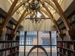 -钟书阁(松江泰晤士小镇店)