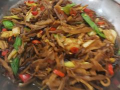 -红栌温泉山庄生态美食餐厅