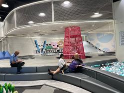 -MINI MARS KIDS CLUB亲子家庭中心(长宁天山店)