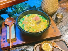 -银米·云南传统过桥米线(双廊黑金冠店)
