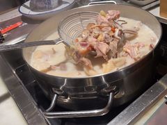 -尚尚仙·酸汤猪手·猪肚鸡火锅(华联万柳购物中心店)