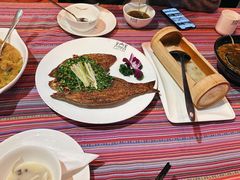 -香巴拉云南餐厅(华莱坞店)