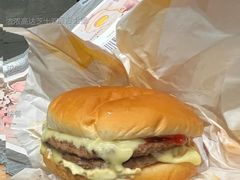 浓浓高达芝士双层吉士堡-麦当劳(垡头西路店)