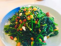 八宝菠菜-小六汤包砂煲菜(文景路店)
