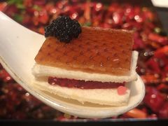 鱼子酱烤鸭-荣公子创意菜