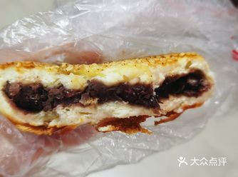 芝麻红豆饼+红豆豆浆=雪天元气早餐