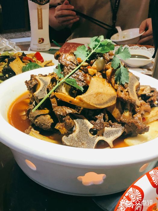 两湖厨子·湖南菜·湖北菜·河鲜(康乐店)牛牛牛骨头图片