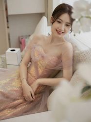 -莫小姐婚纱