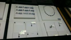 -北京七彩云南翡翠珠宝旗舰店(月坛店)