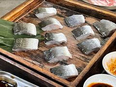 -围炉肉舍•炭烤活鳗•丹东海鲜烤肉(步行街店)