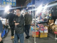 -吴山路夜市