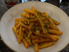 经典炸薯条-LESCEDARS Brasserie Bistro香柏树